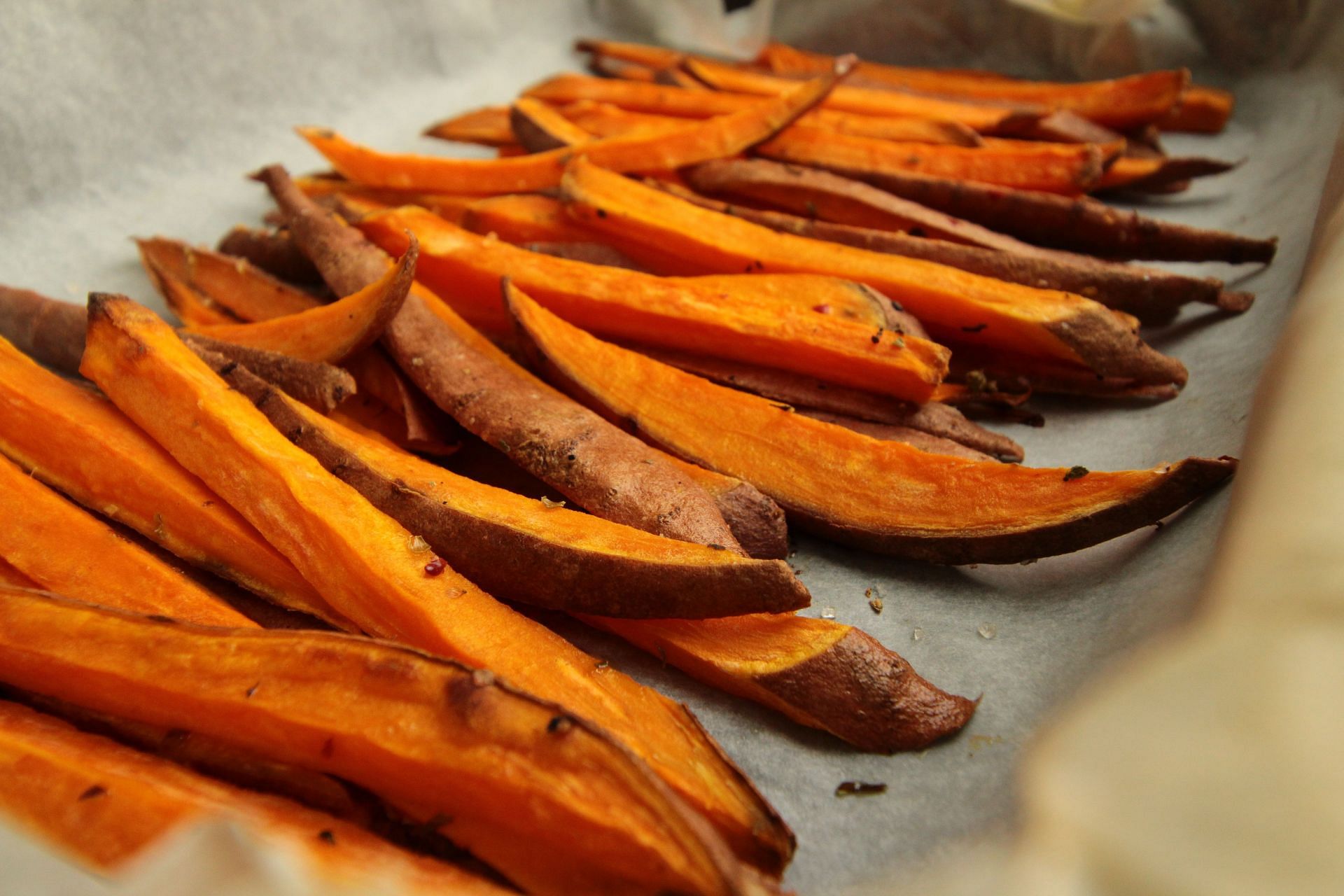 Fried Sweet Potatoes are Tasty (Image via Unsplash/Louis Hansel)