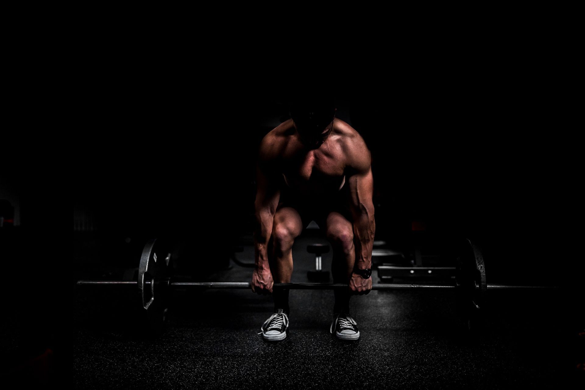 Here are the best compound exercises for strength and muscle! (Image via unsplash/Anastase Maragos)