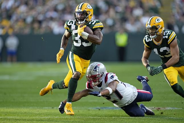 Best NFL Player Props & Picks for NFL Week 5: Aaron Jones, Rhamondre Stevenson, & Ja\'Marr Chase