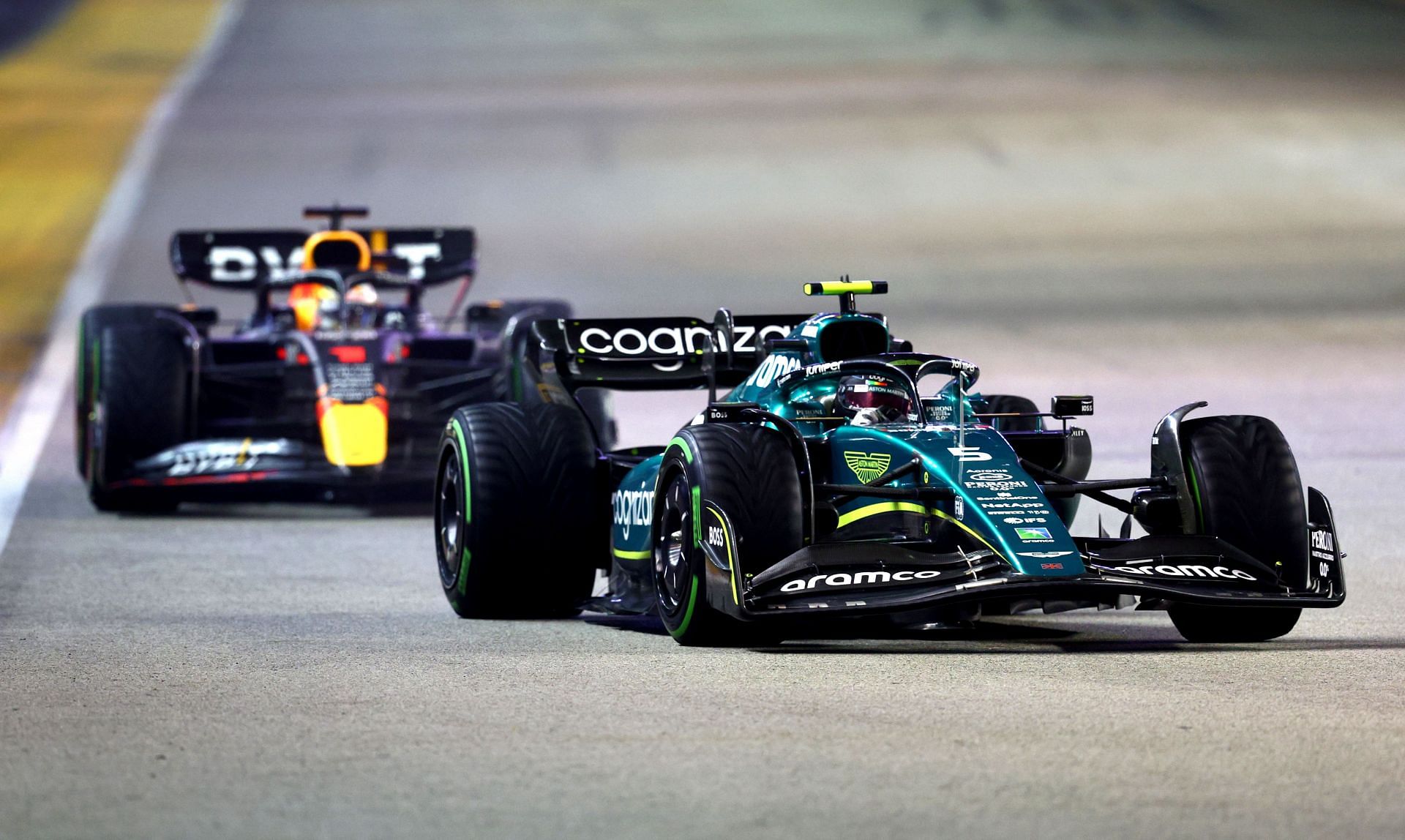 Sebastian Vettel keeps Max Verstappen behind him at the 2022 F1 Singapore Grand Prix