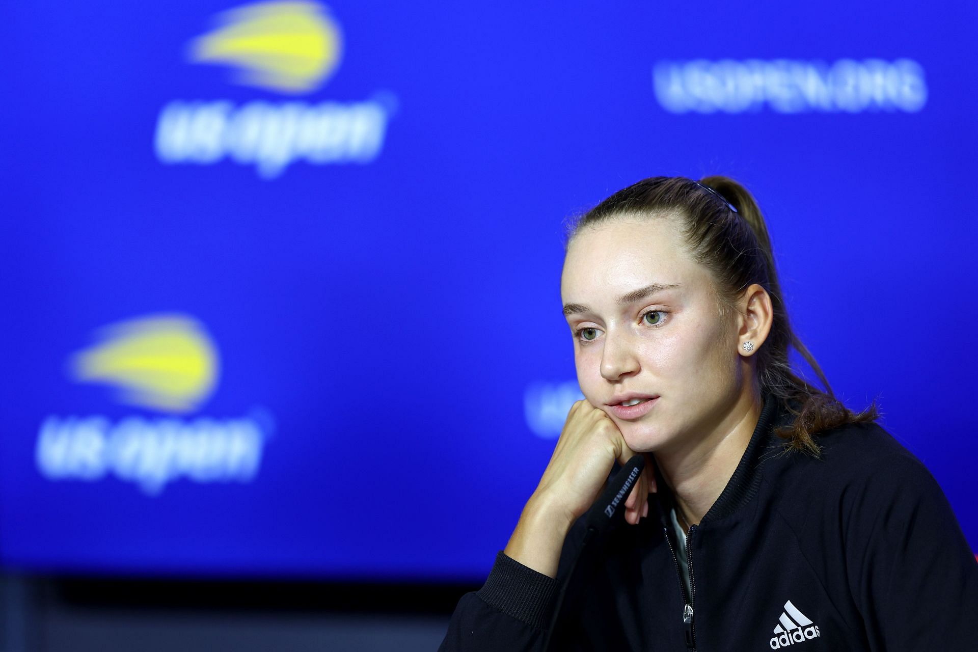 Elena Rybakina at the 2022 US Open. Photo by Elsa/Getty Images