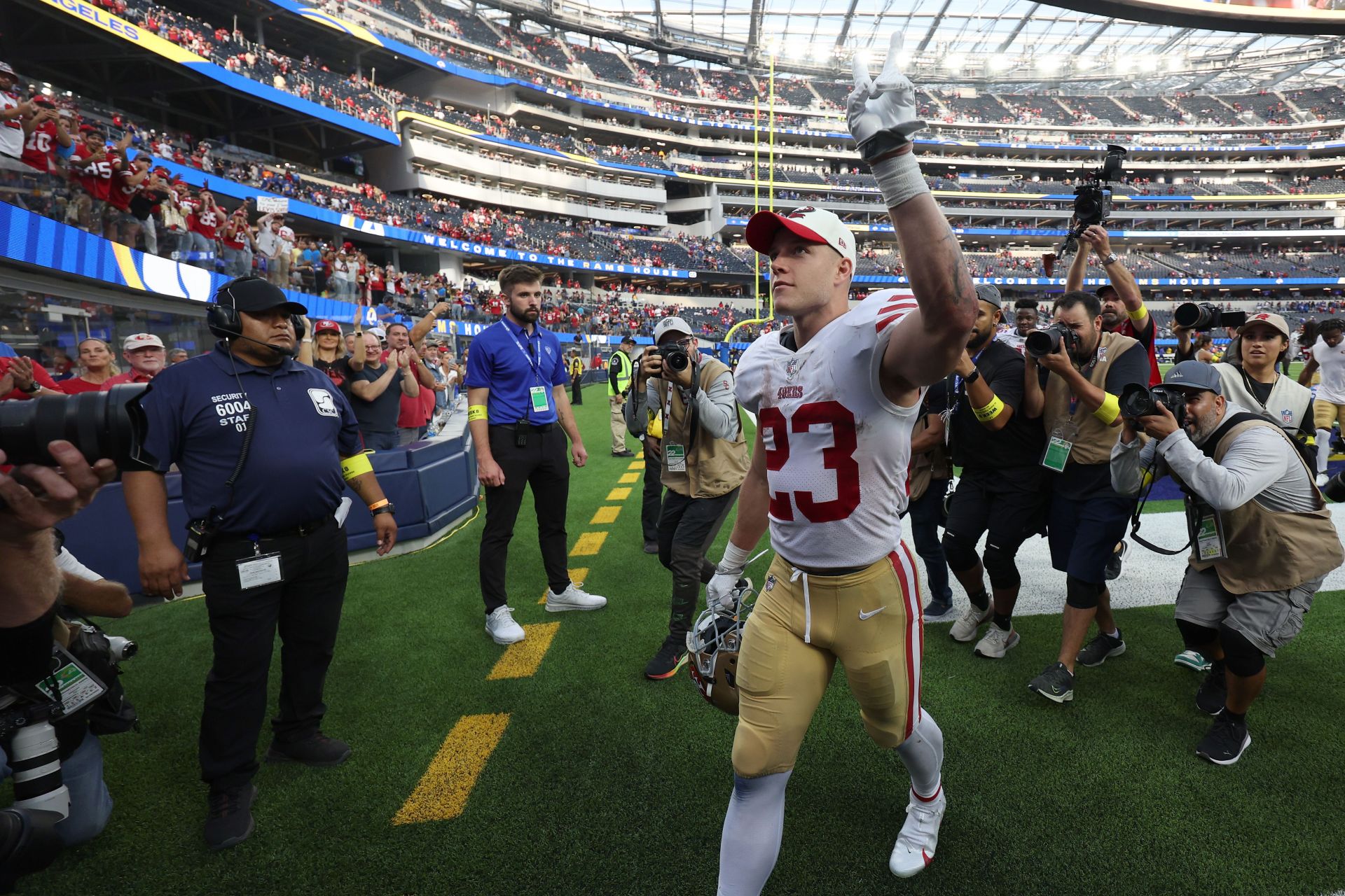 Christian McCaffrey dominates Rams in 49ers 31-14 win