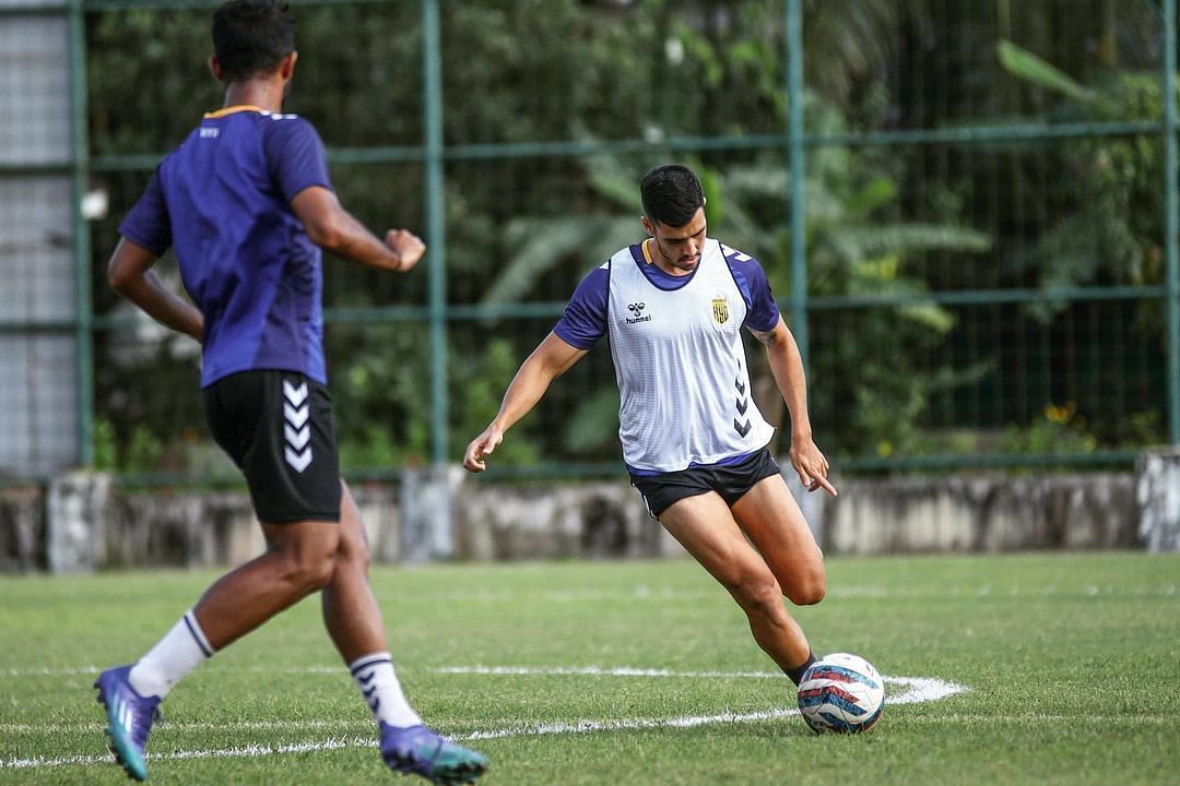 Hyderabad FC will seek to start their title defense off with a bang (Image Courtesy: Hyderabad FC Instagram)