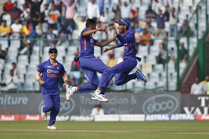 T20 World Cup 2022: "Your numbers are more ordinary than Shami's" - Aakash Chopra on Mohammed Siraj's inclusion in Team India reserves