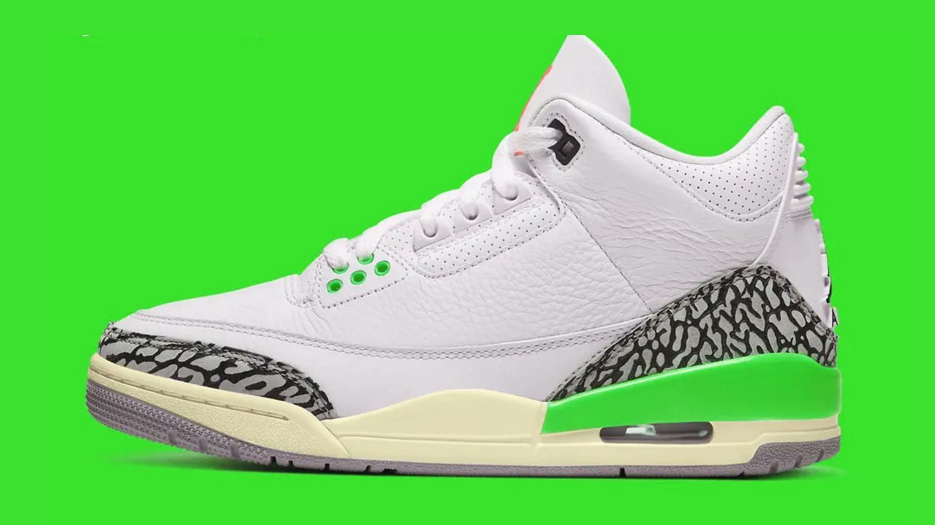 Take a closer look at the upcoming AJ3 Lucky Green shoes (Image via Twitter/@kicksonfire)