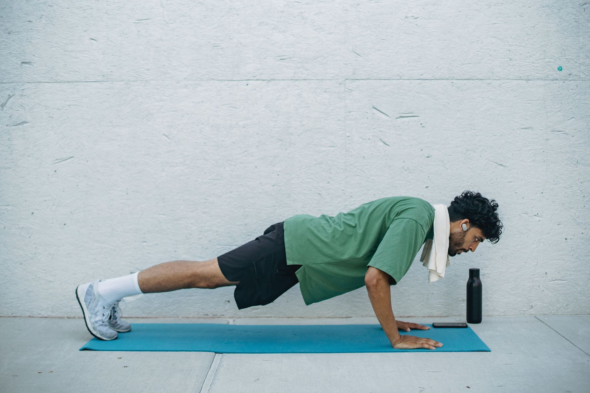 Isotonic exercises might already be a part of your workout routine (Image via Pexels @Ketut Subiyanto)