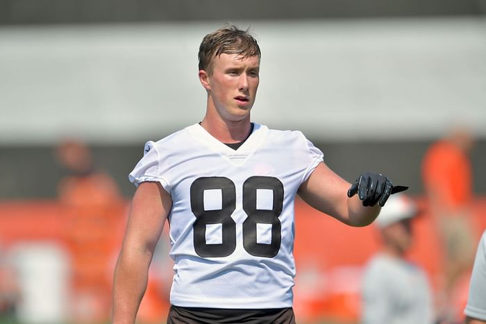 Cleveland Browns sign tight end Jesse James to active roster - On3