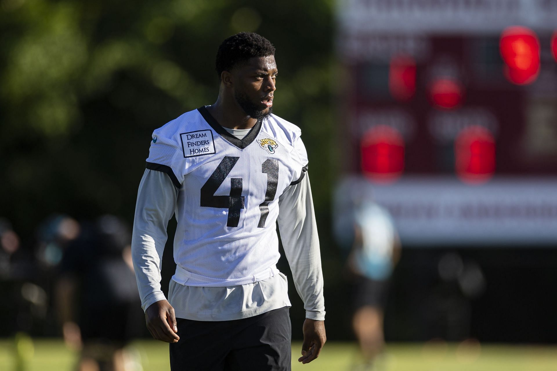 NFL trade deadline: Jaguars spurn interest, keep OLB Josh Allen