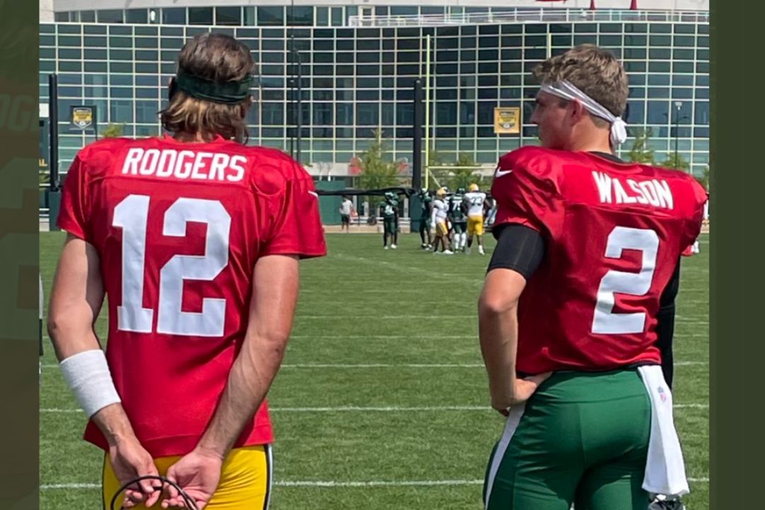 Packers QB Aaron Rodgers (#12) &amp; Jets QB Zach Wilson (#5)