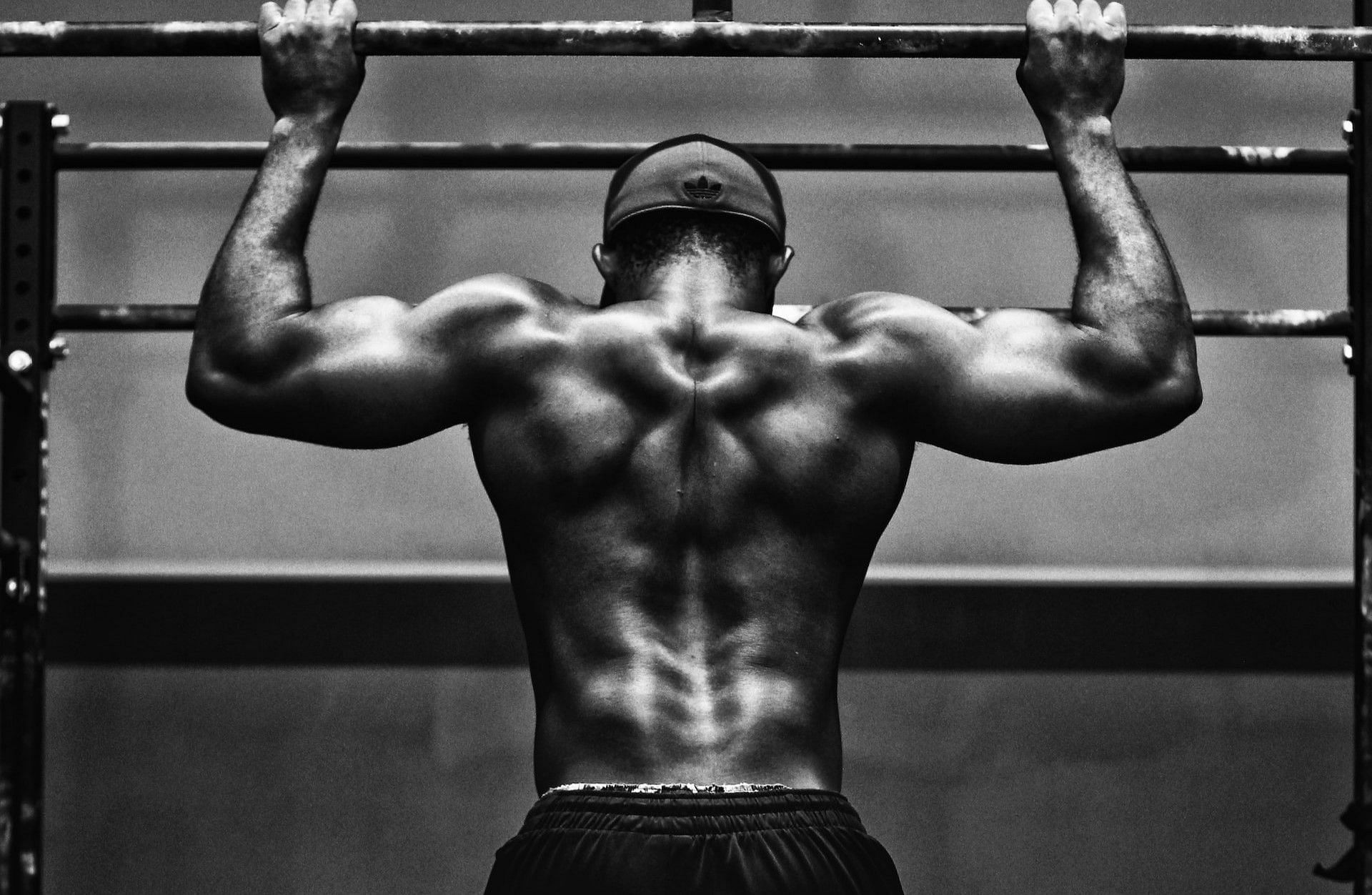Best back exercises for men for v-shaped back. (Photo via Edgar Chaparro/Unsplash)