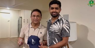 T20 World Cup 2022: [Watch] Indian legend Sunil Gavaskar meets Pakistan skipper Babar Azam; presents an autographed cap
