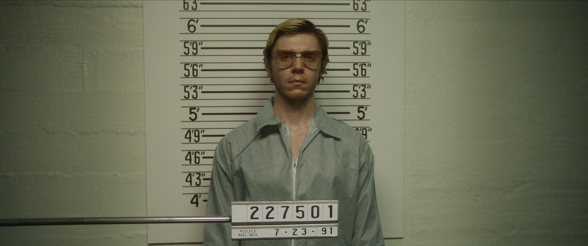 Evan Peters as Jeffrey Dahmer in the Netflix show (image via Getty Images)
