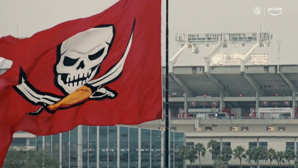 Lynch to Lead Bucs Out of Tunnel for TNF