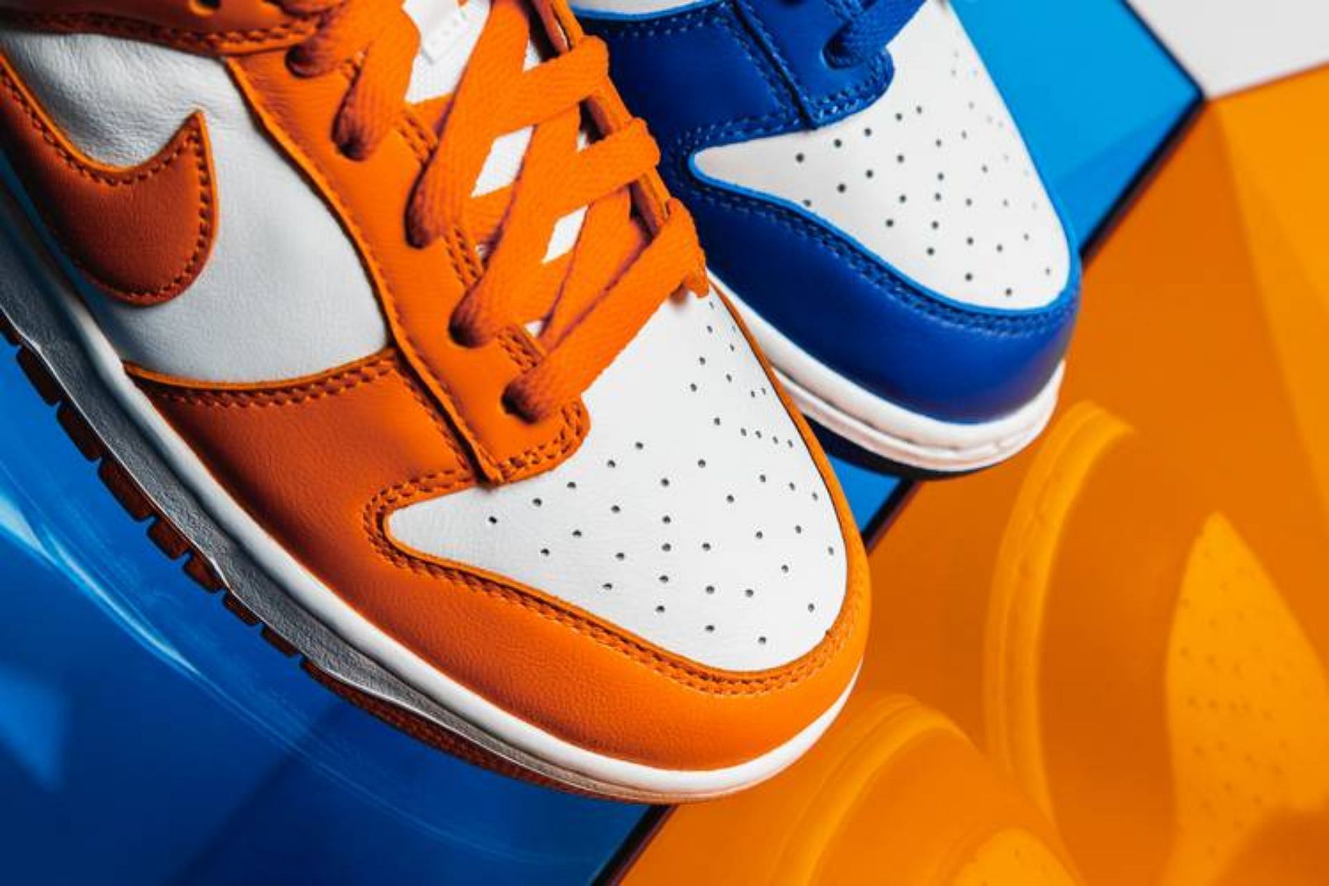 Here&#039;s a closer look at the Kentucky and Syracuse colorways (Image via Hypebeast)