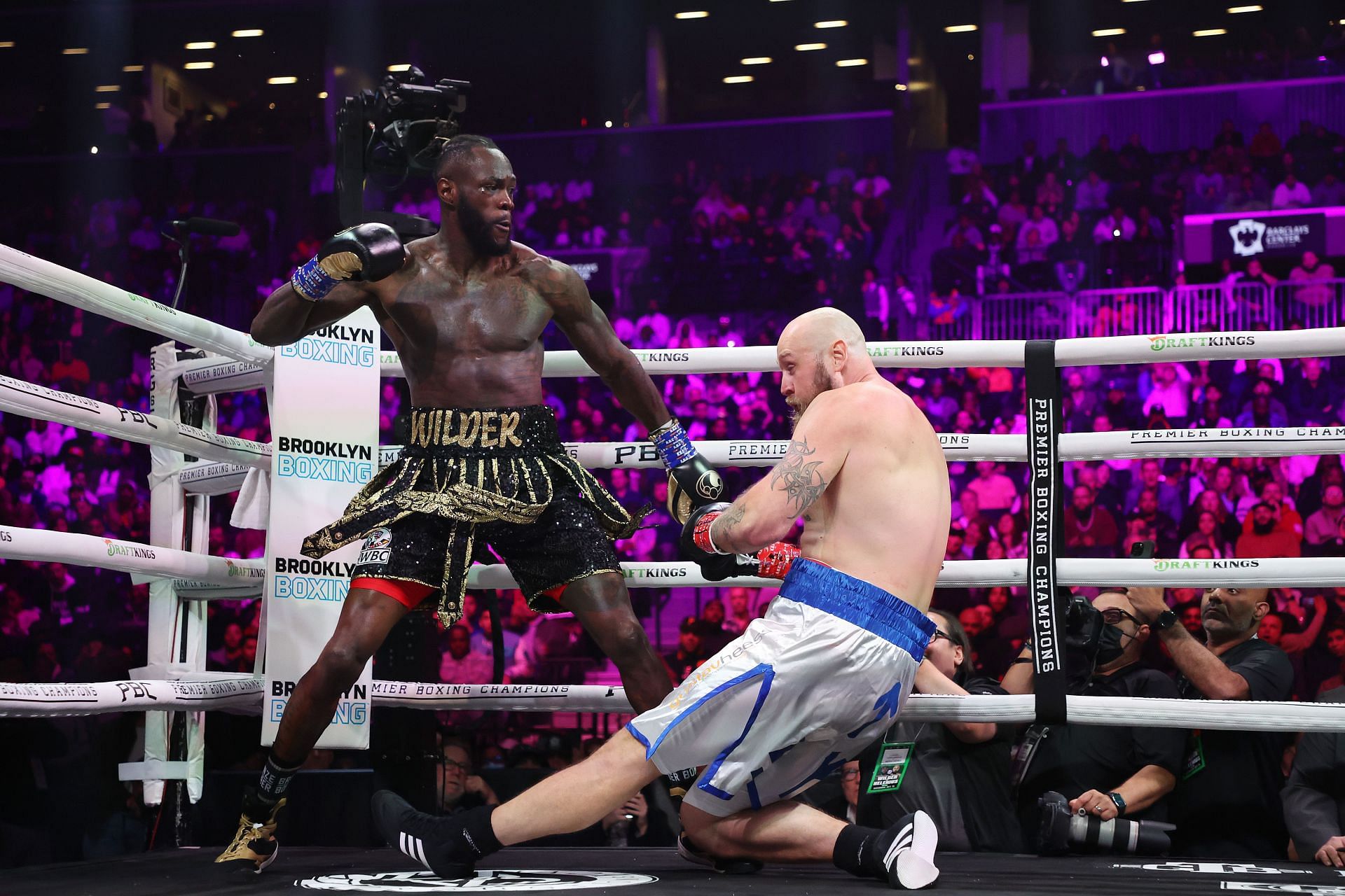 Deontay Wilder v Robert Helenius