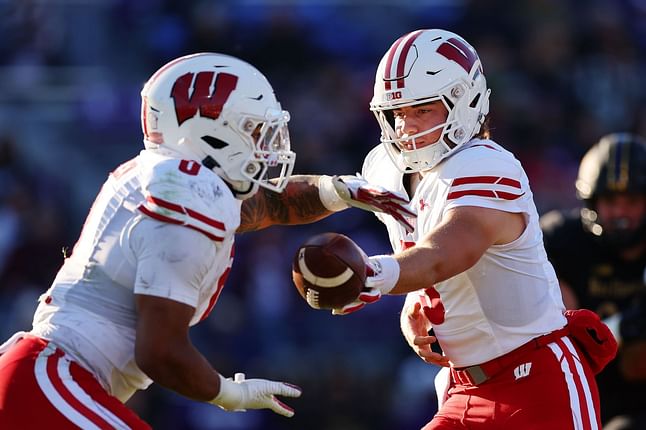 Wisconsin Badgers vs Michigan State Spartans Prediction, Odds, Line, and Picks - October 15 | 2022 NCAA Football Season