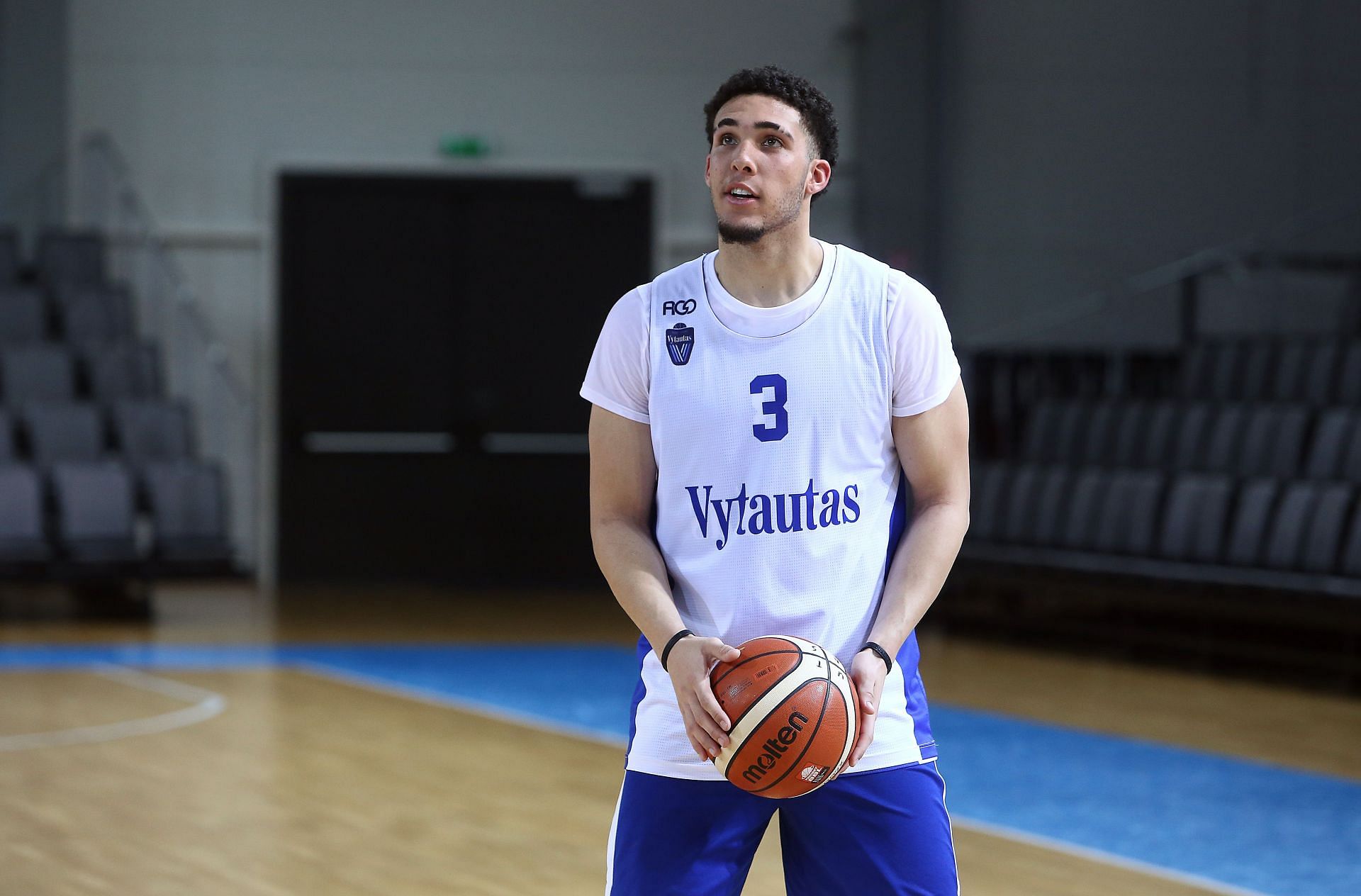 Liangelo deals ball contract