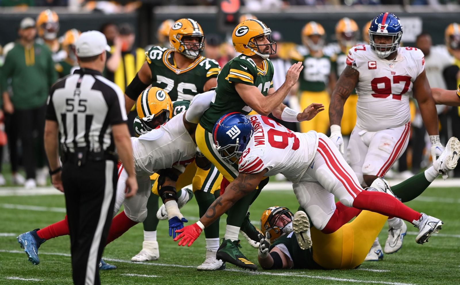 What happened to Aaron Rodgers? Packers QB Injury Status & Week 6