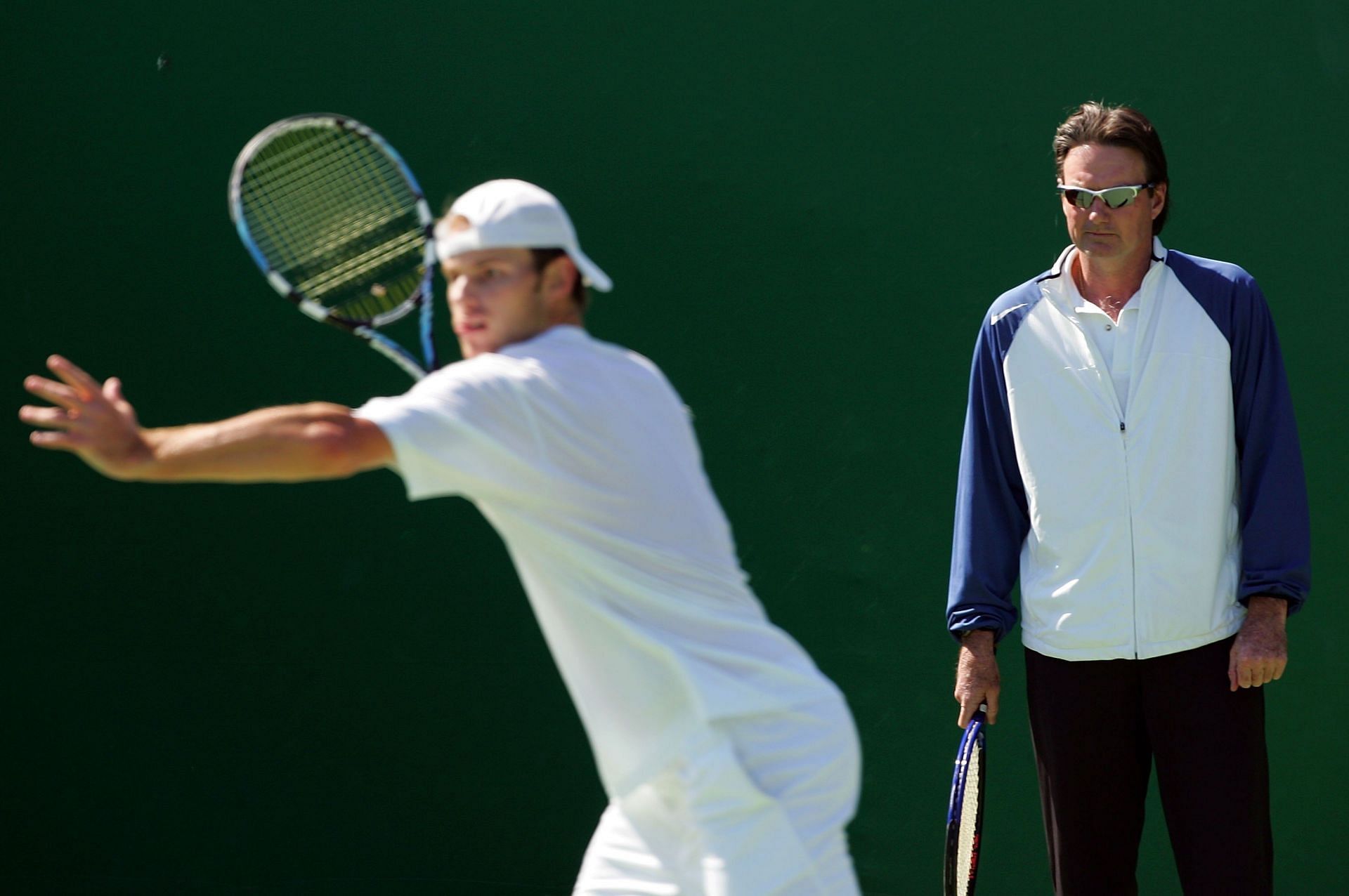 Roddick (L) and Connors during a practice session at the 2007 Australian Open 