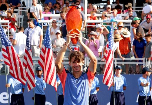 Alex de Minaur at the 2022 Atlanta Open.