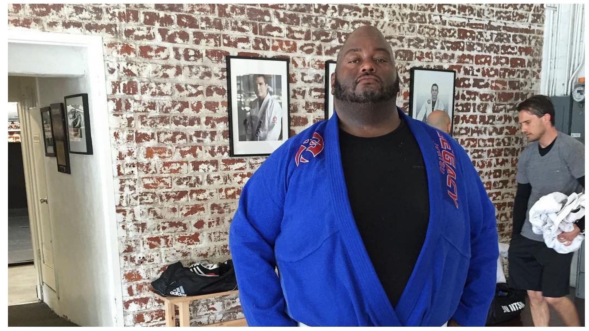 Lavell Crawford continues to adhere to the exact diet and exercise regimen he started following his operation. (Image via Instagram)