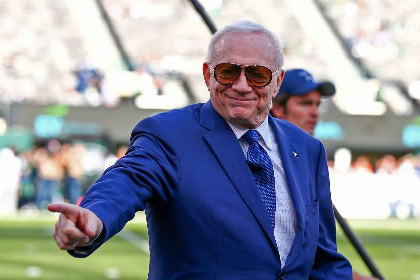 How much did Jerry Jones pay for the Cowboys?