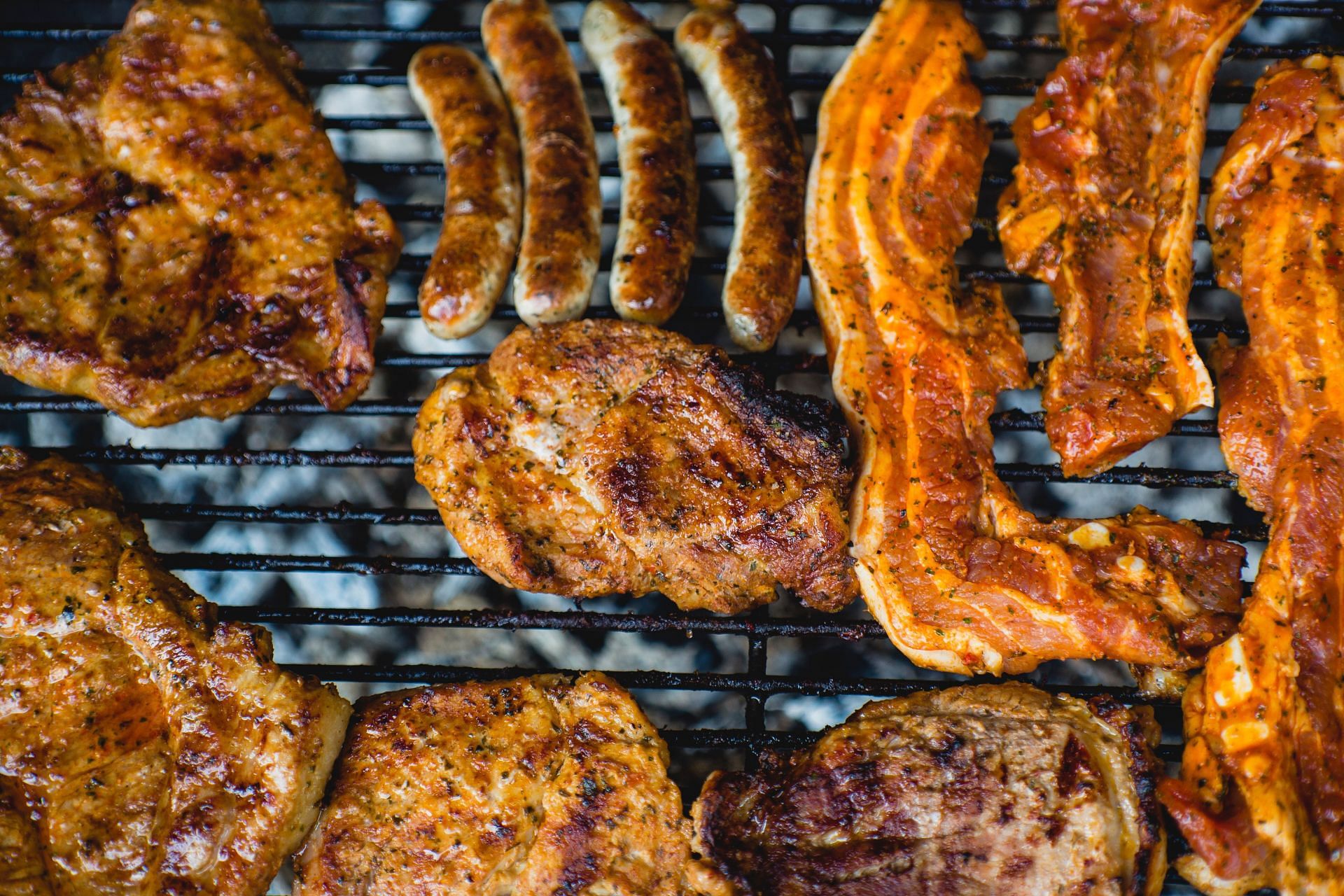 What You Need to Know About the Carnivore Diet? (Image via Unsplash/Markus Spiske