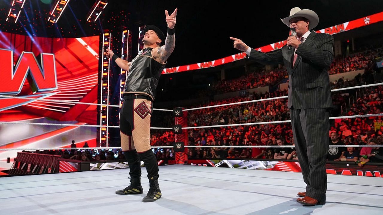 WWE सुपरस्टार बैरन कॉर्बिन और दिग्गज जेबीएल