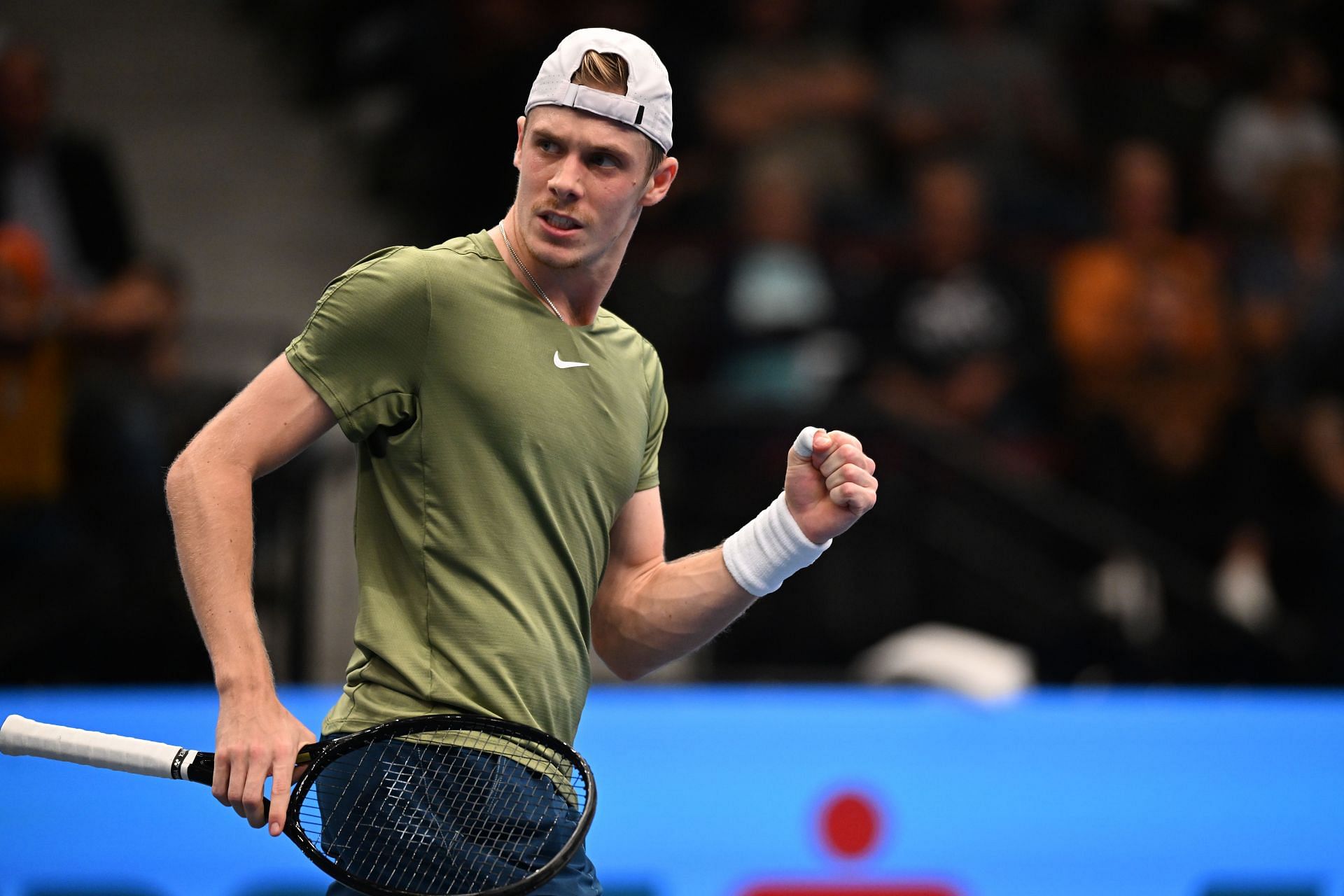 Denis Shapovalov in action at the 2022 Erste Bank Open.