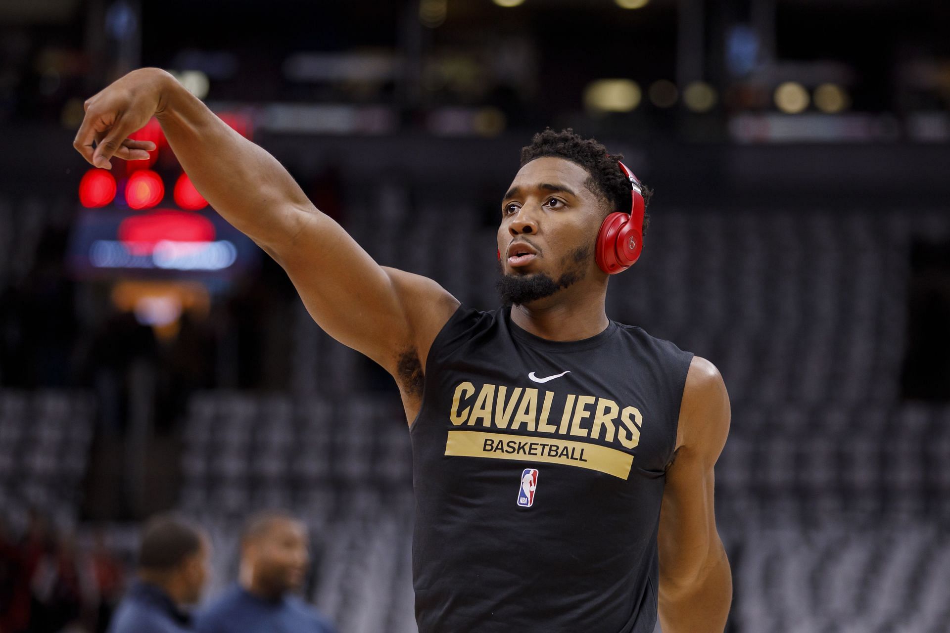 Donovan Mitchell Trade Talks Reignite - Posting and Toasting