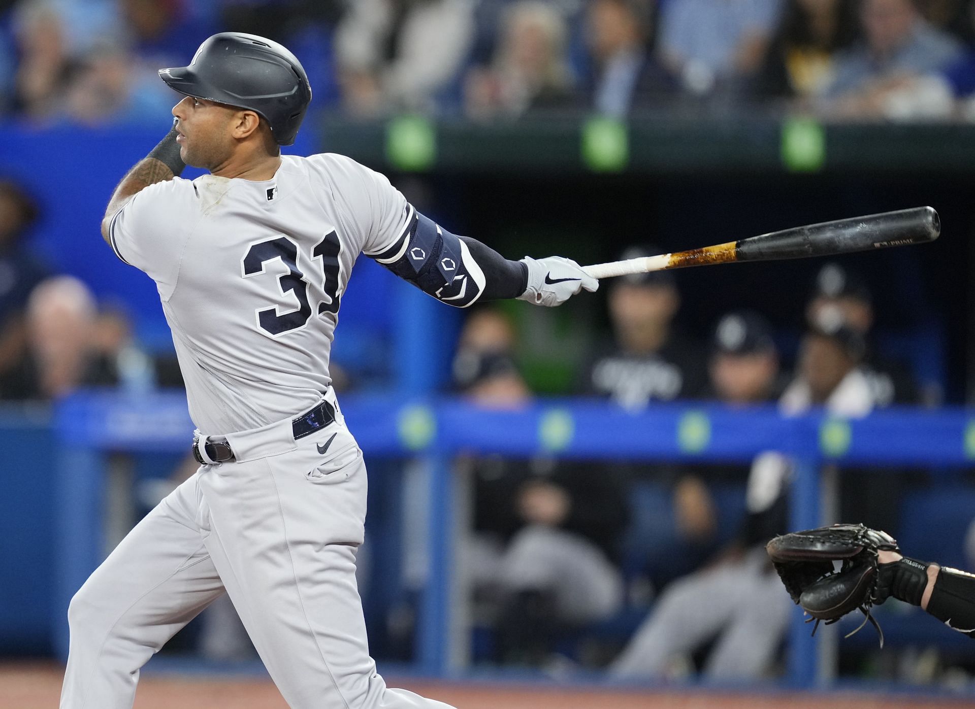 Orioles sign recently released Yankees outfielder Aaron Hicks