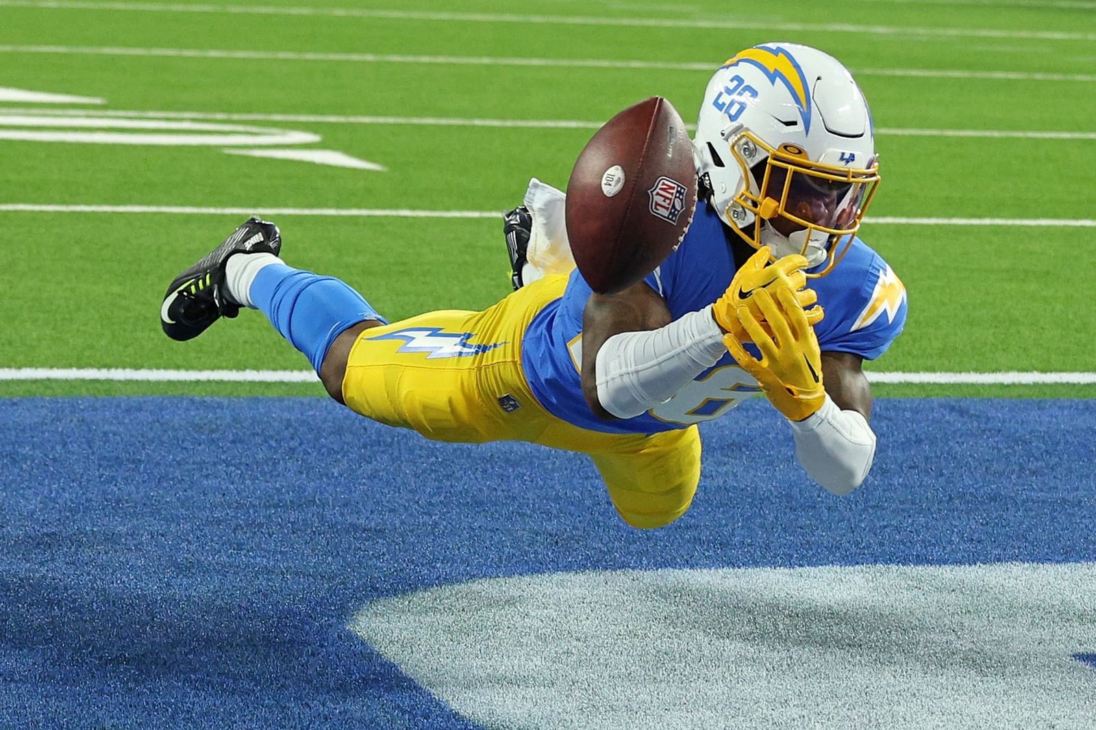 NFL's top 10 outside cornerbacks in 2022