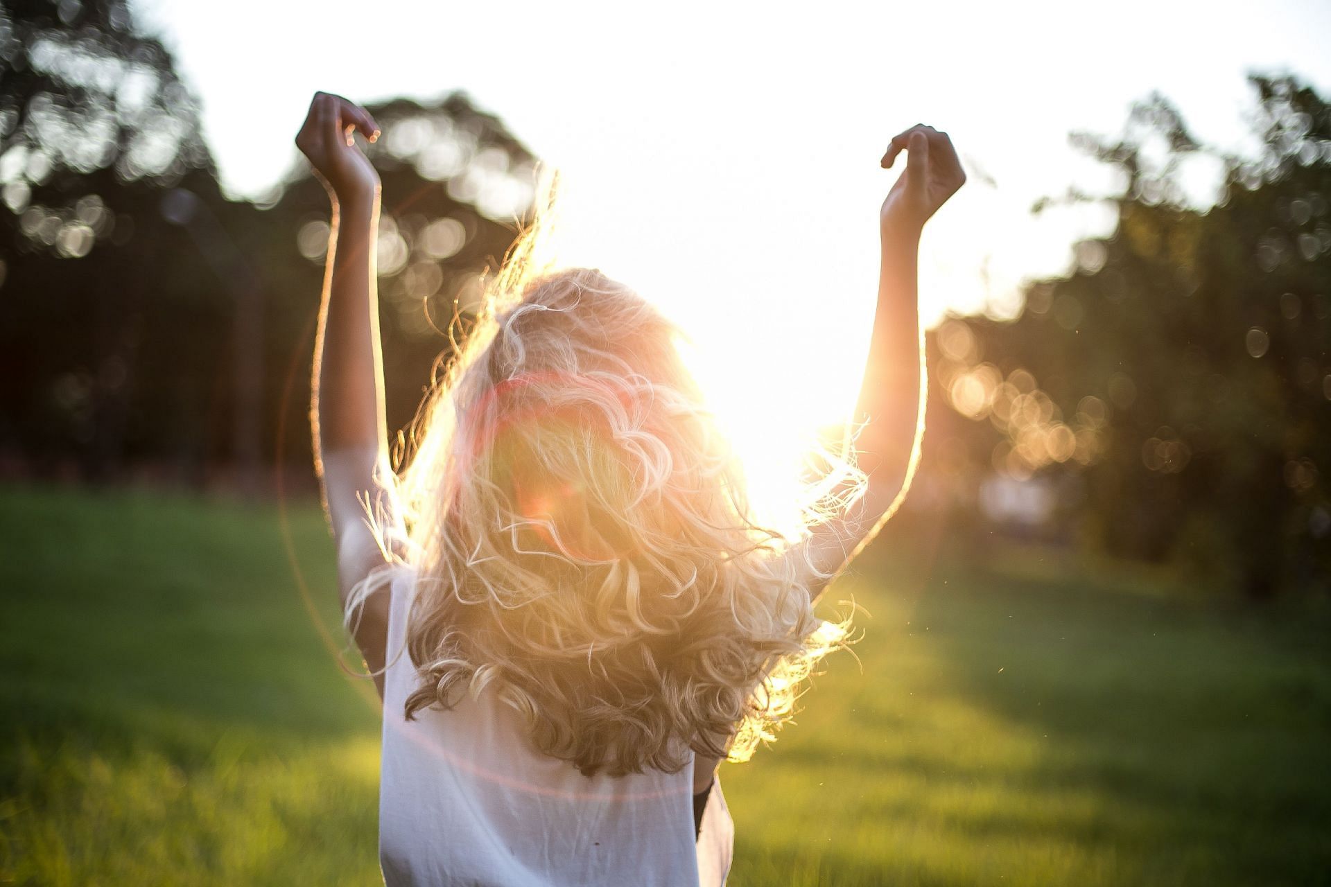 Ever felt instantly better after soaking in the sun. (Image via Pexels/Garon Piceli)