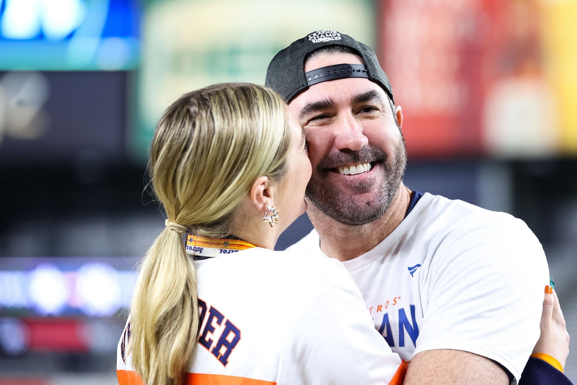 Kate Upton Justin Verlander's Daughter Helps Celebrate Astros' Win