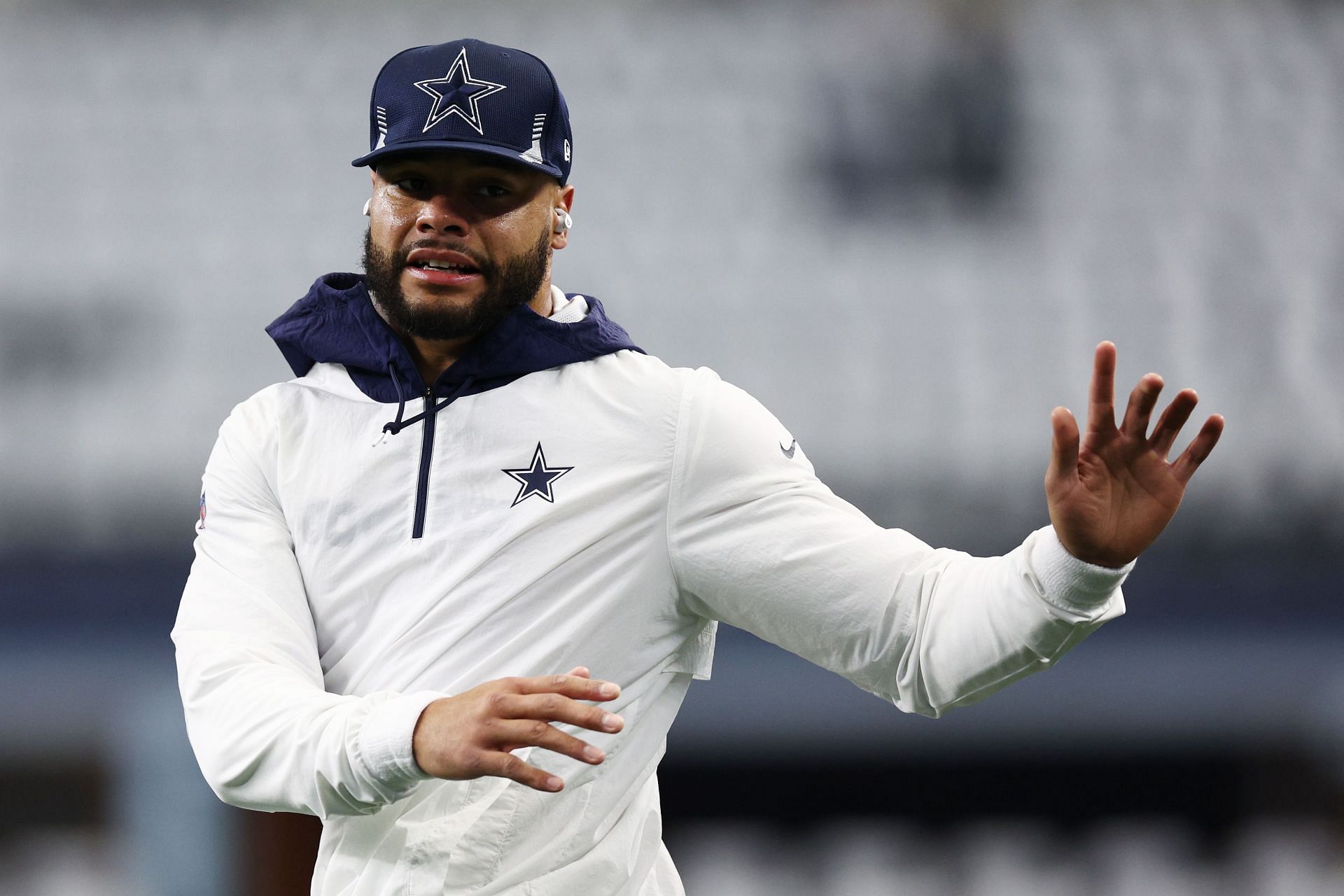 Michael Irvin on Cowboys' Dak Prescott: Using Cooper Rush plan asinine