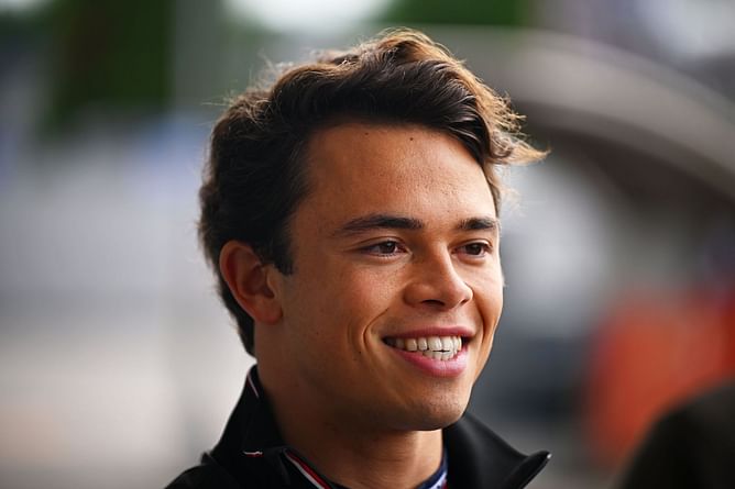 "AlphaTauri driver lineup now has a combined height of George Russell"- Fans react to Nyck de Vries's move to Red Bull's sister team in 2023 F1 season