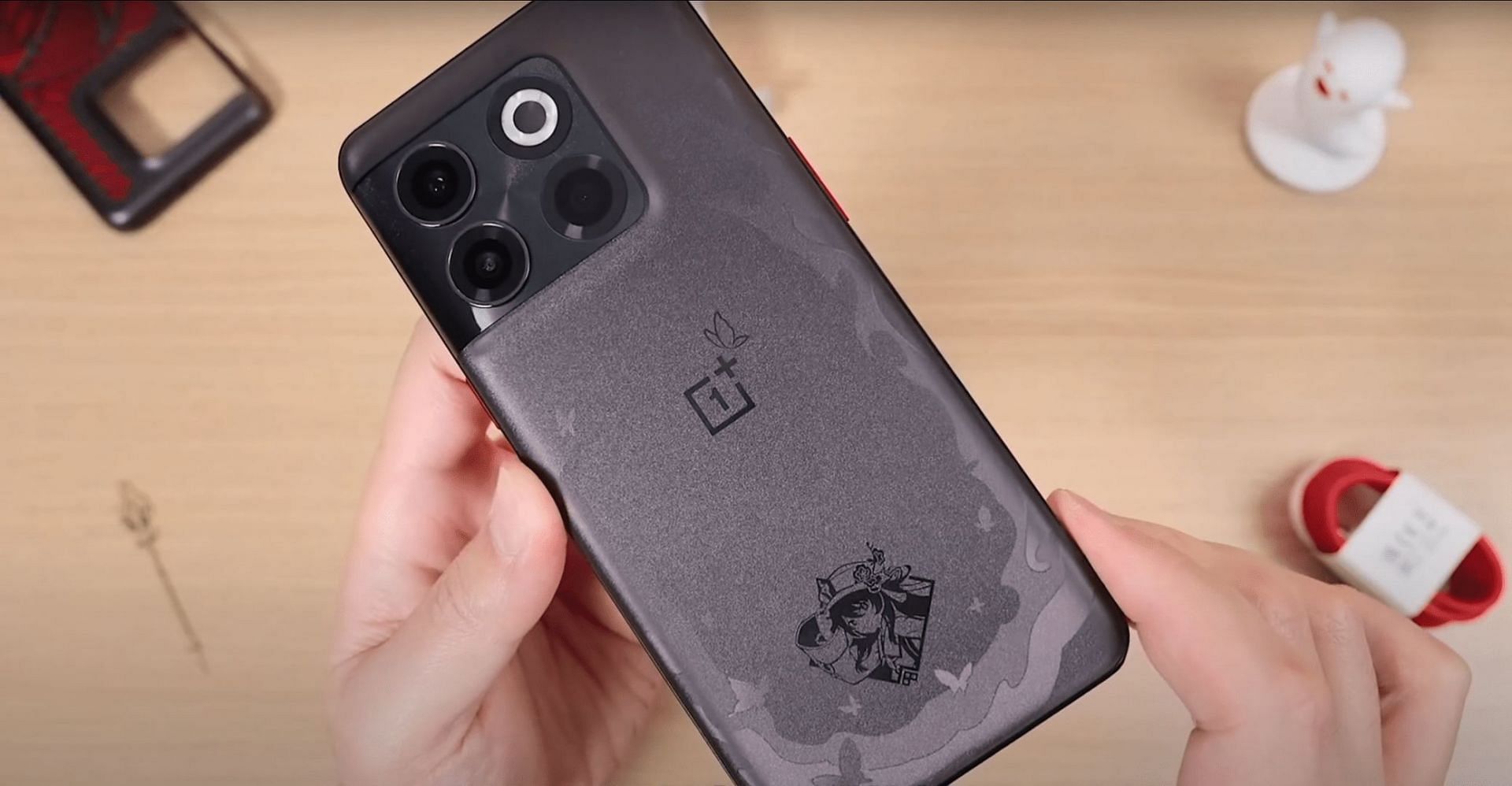 This new smartphone is part of a Genshin x OnePlus collab (Image via YouTube/Dragon Feather Technology)