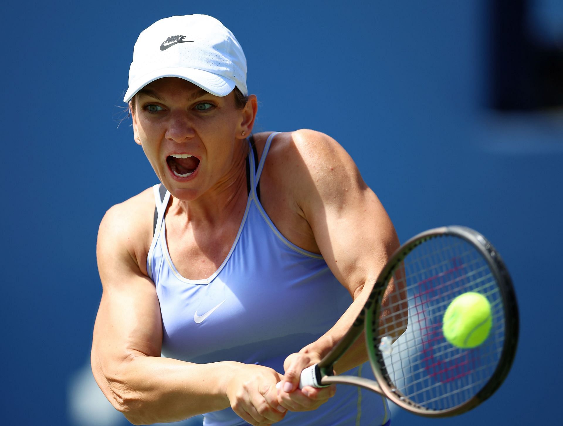 Simona Halep in action at the 2022 Canadian Open