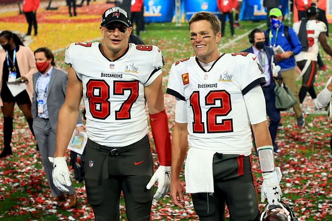 NFL analyst gives sobering wake-up call to fans hoping Gronkowski will save Tom Brady: “No help is coming."