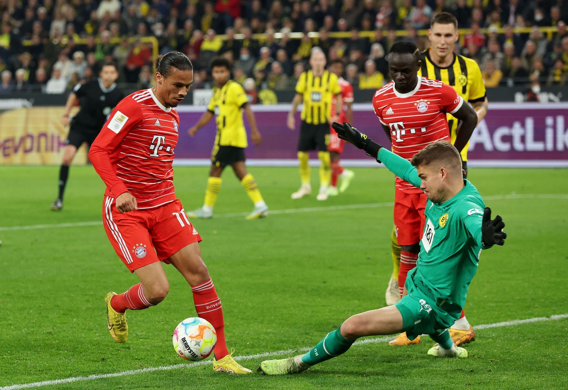 Borussia Dortmund v FC Bayern M&uuml;nchen - Bundesliga
