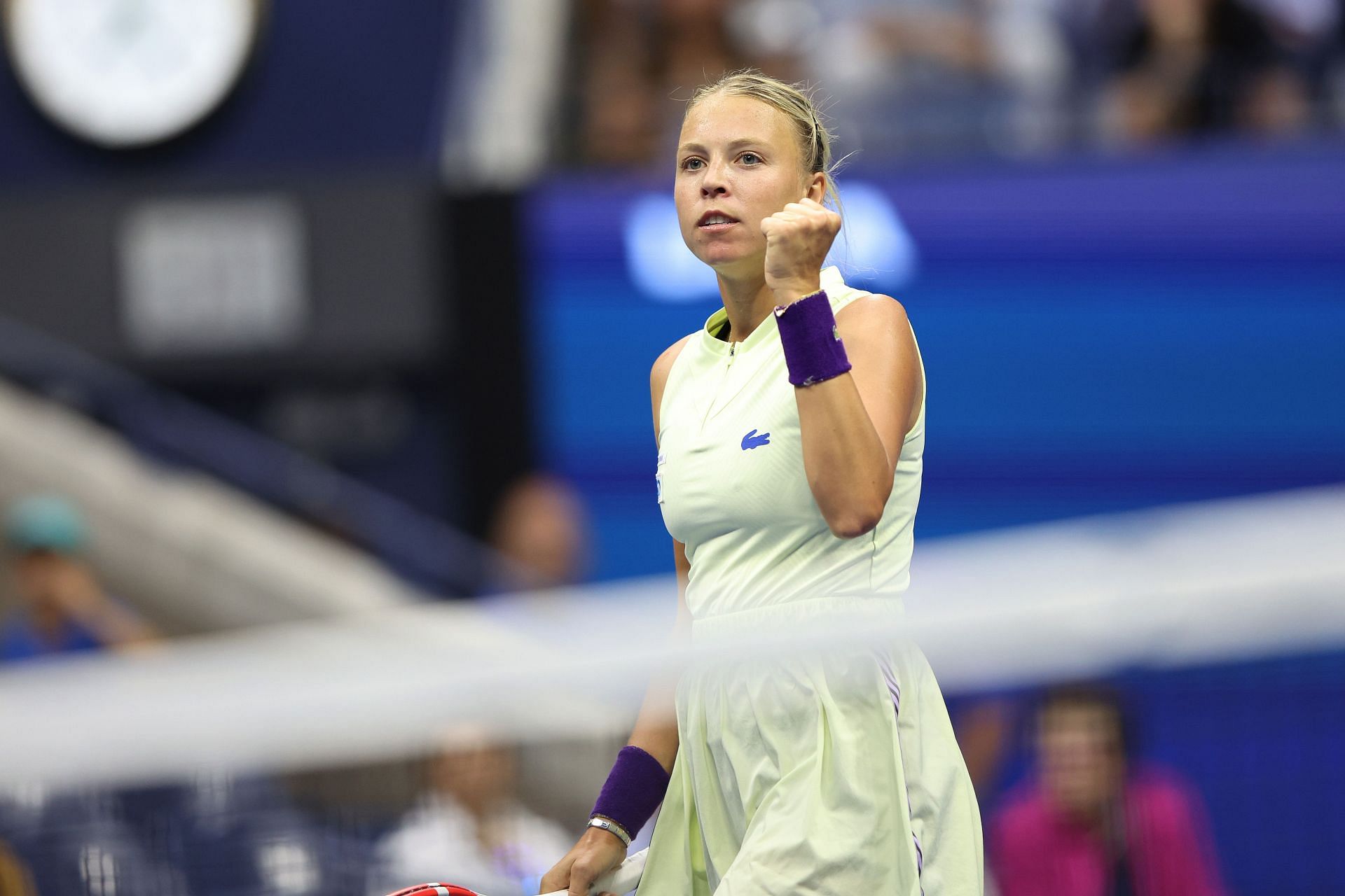 Anett Kontaveit during her 2022 US Open match against Serena Williams