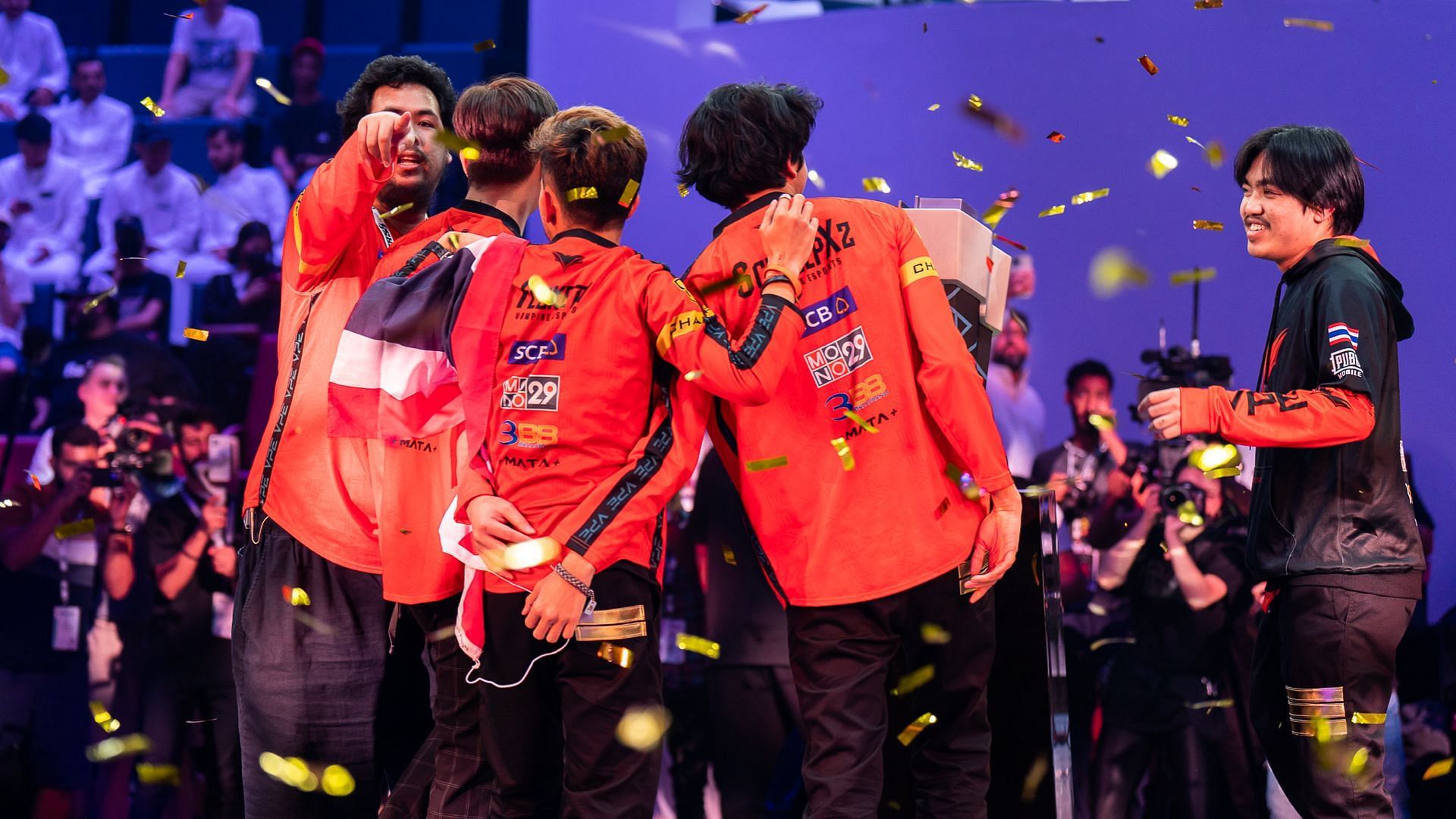 Tencent invites Vampire Esports and Team Falcons to PMGC 2022 League Stage