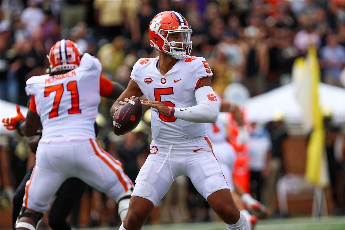 Can the Clemson Tigers remain unbeaten over a hostile Notre Dame?