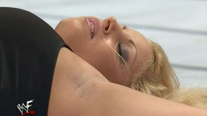 "It could’ve been a lot worse" - When a disastrous botch almost broke Trish Stratus' face on WWE TV