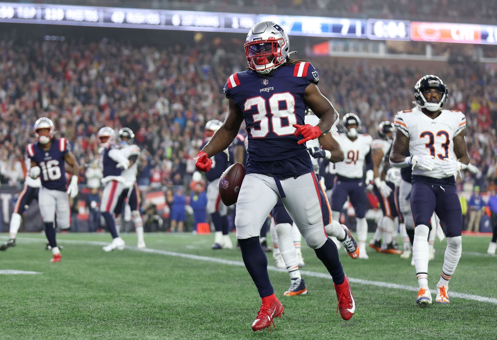 Fantasy Football Review: Rhamondre Stevenson heads productive Patriots trio  in Week 8 - BVM Sports