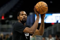 Kevin Durant reflects on looking up to Vince Carter after passing him on the all-time scoring list: "My first NBA jersey was Vince Carter when he was in Toronto"