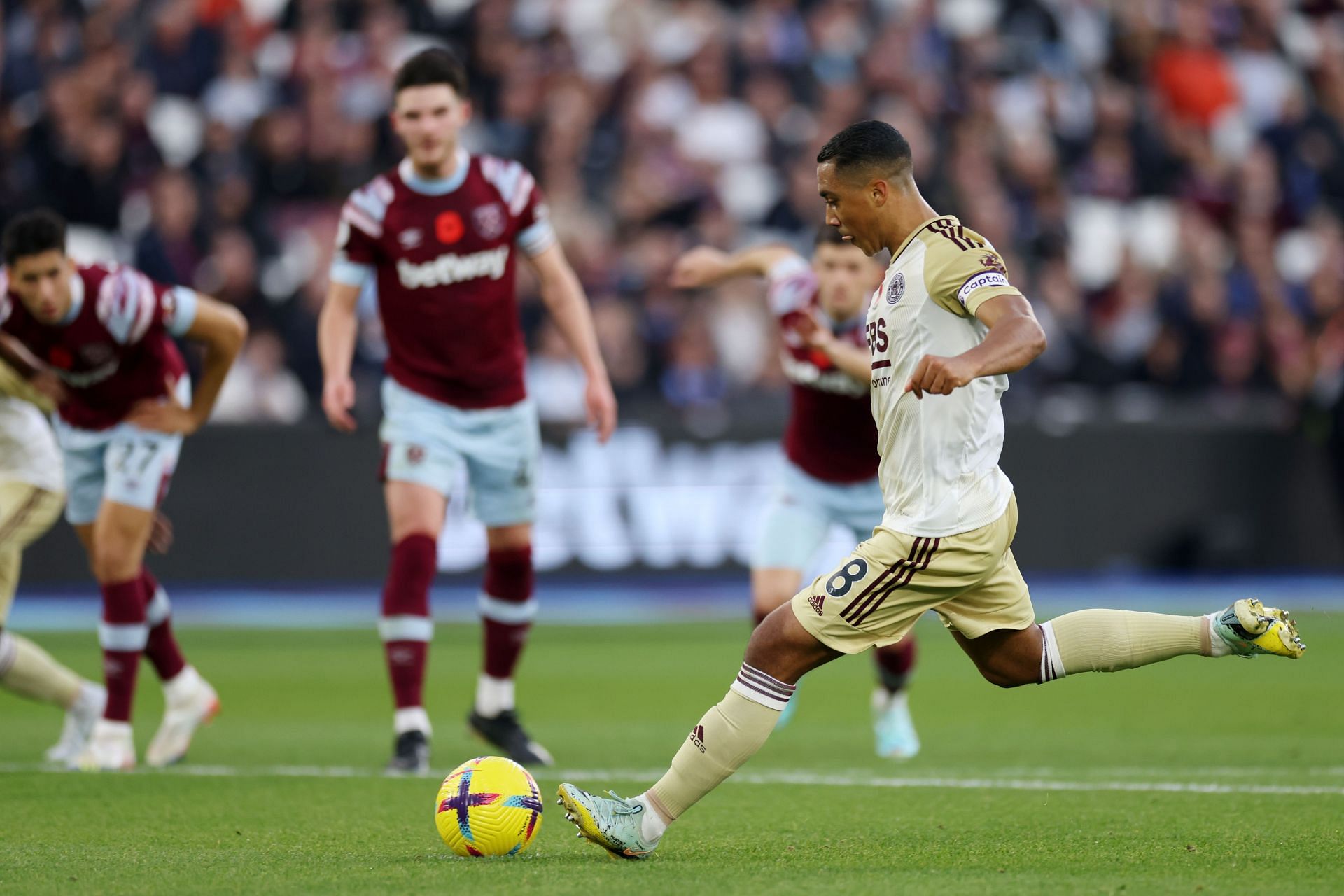 Youri Tielemans has admirers at the Emirates.