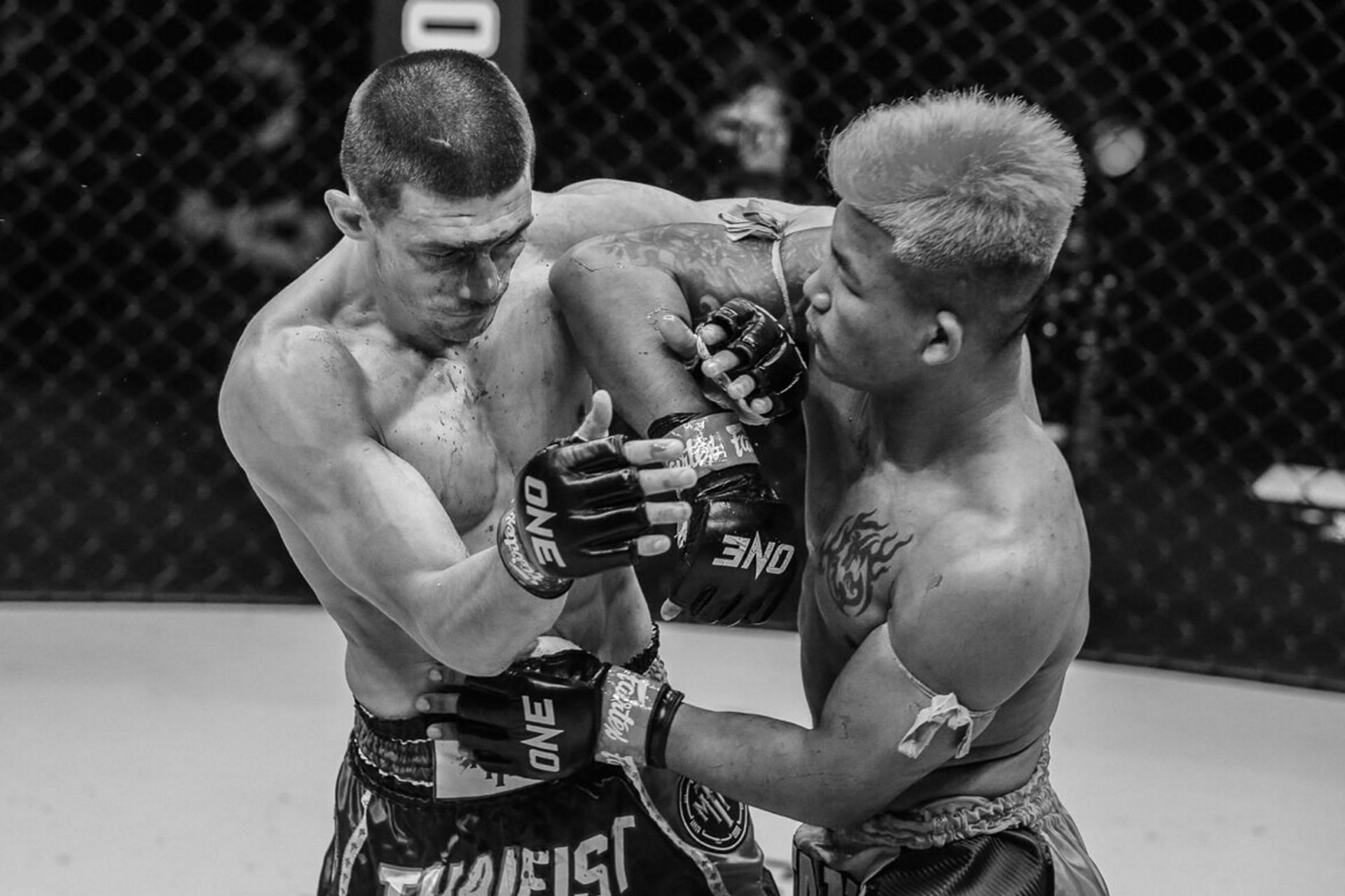 Rodtang Jitmuangnon lands an elbow to the face of Jacob Smith. [Photo ONE Championship]