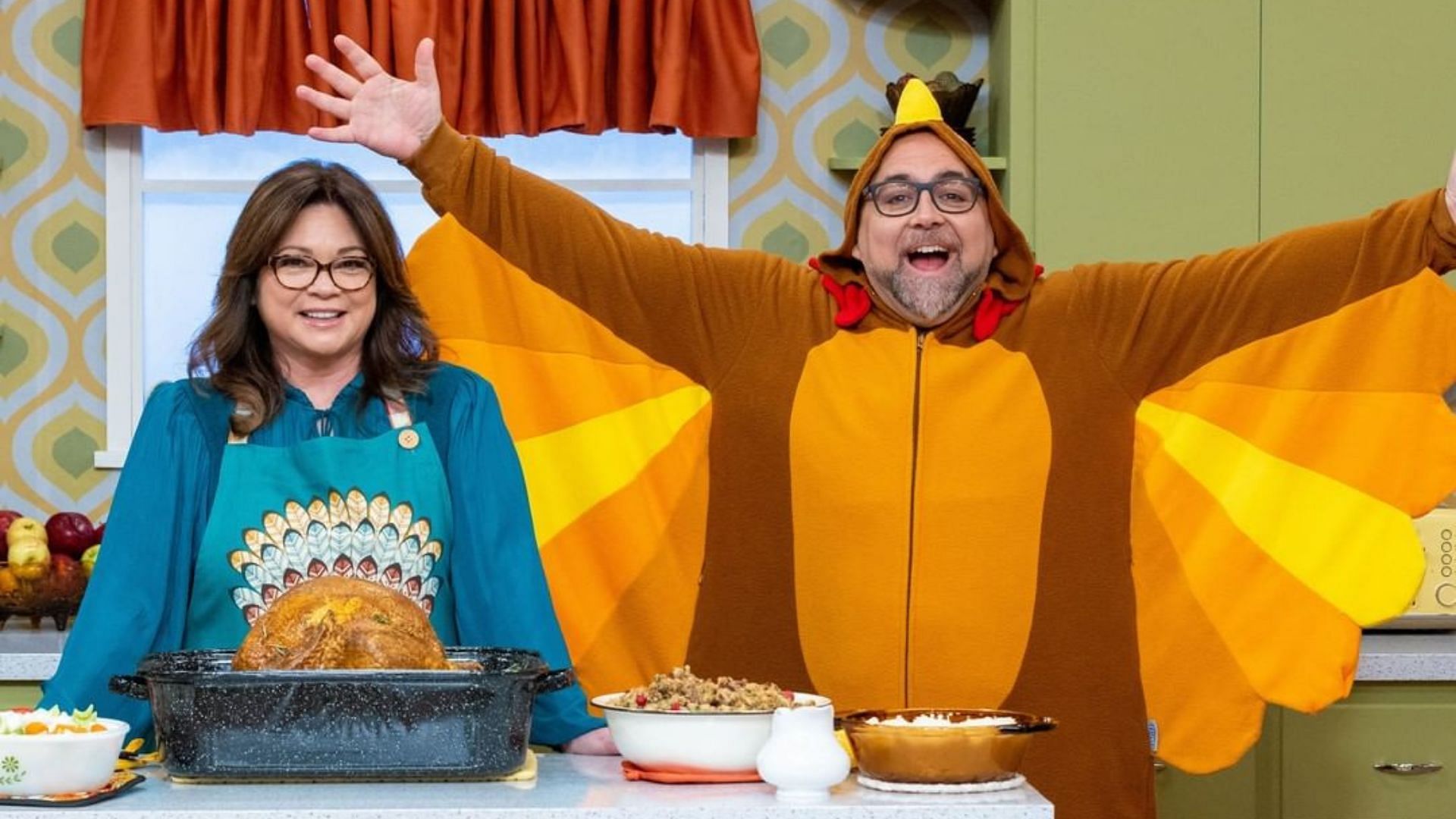 Who are the cohosts of Kids Baking Championship AllStar Holiday