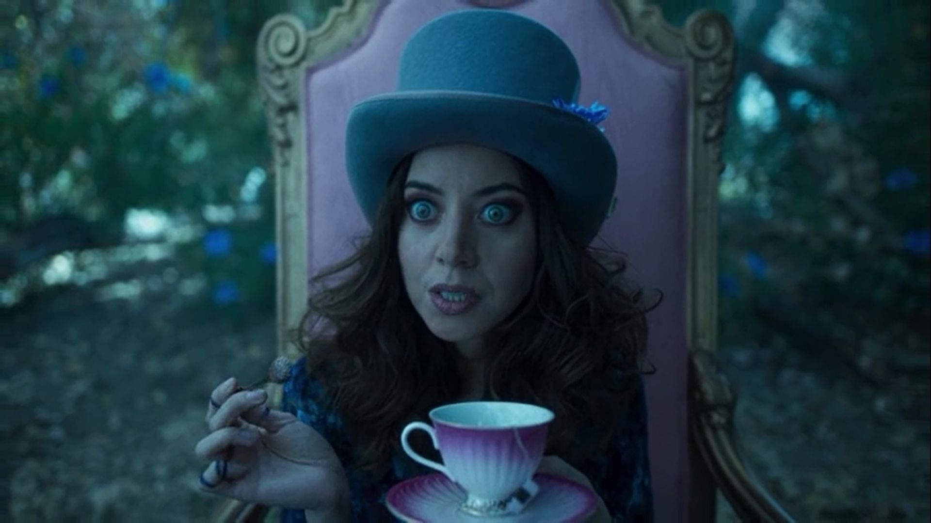 Aubrey Plaza in FX